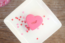 Load image into Gallery viewer, Quartz love heart sweetheart bath bomb fizzy
